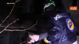 Terremoto Siria, le operazioni di soccorso in notturna