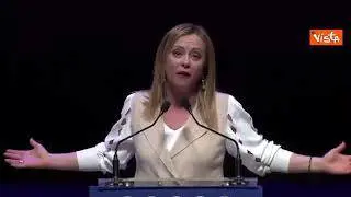 Meloni: "Invece della farina di grillo noi preferiamo un buon bicchier di vino"