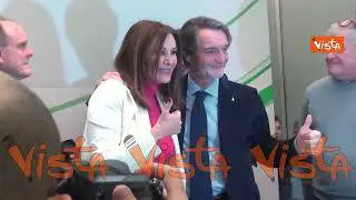 Elezioni regionali in Lombardia, il bacio di Daniela Santanchè ad Attilio Fontana