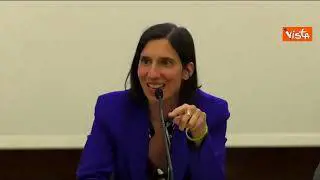 Schlein (Pd): "Non ce ne facciamo nulla di premier donna che non si batte per donne"