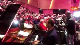 L'Internazionale suonata dal pianista Giovanni Guidi apre Congresso Fiom a Padova
