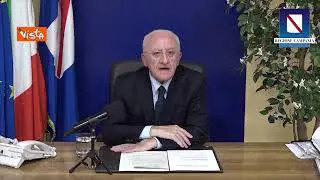 De Luca: "Stoltenberg segretario Nato per caso, Urgente affidarlo ai servizi sociali"