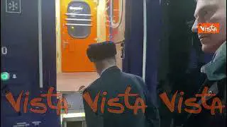 Meloni in Ucraina, la partenza del treno per Kiev dalla stazione polacca di Przemysl