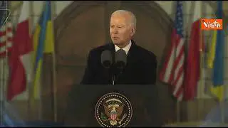 Biden: "Kiev è ancora forte e resiste"