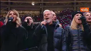 Putin allo stadio Lushniki canta l'inno russo per la festa dei Difensori della patria