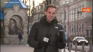 Giornalista australiano baciato in diretta, ecco il video