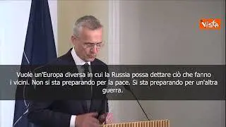 Stoltenberg: "Putin non si sta preparando per la pace"