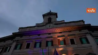 Anniversario inizio guerra, la facciata di Montecitorio illuminata con colori Ucraina