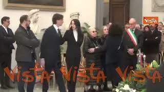 Addio a Maurizio Costanzo, l'omaggio dei romani alla camera ardente in Campidoglio