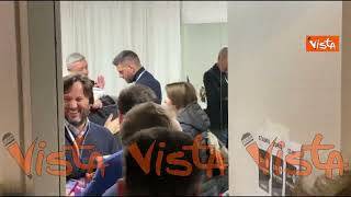 Primarie Pd, il via vai dalla porta di Elly Schlein in attesa dei risultati