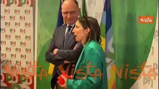 Passaggio di consegne al Pd, Letta dona un melograno a Schlein