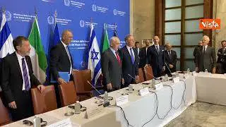 Urso mostra a Netanyahu i motori Ferrari al Forum economico imprese