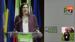 Schlein: "Fedeli a mandato unità e coerenza, insieme torneremo a vincere". L'applauso dell'assemblea