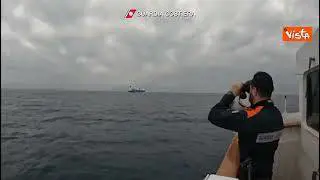 La Guardia Costiera scorta nave Golar Tundra a Piombino