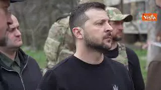 Zelensky nella regione di Zaporizhzhia incontra i soldati al fronte