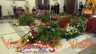 Addio a Gianni Minà, sul feretro una maglia del Torino