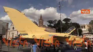 I mezzi dell'Aeronautica Militare in esposizione a Piazza del Popolo in occasione del centenario
