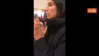 Schlein a Udine, in 300 restano fuori dal teatro. La segretaria Pd li ringrazia prima del comizio