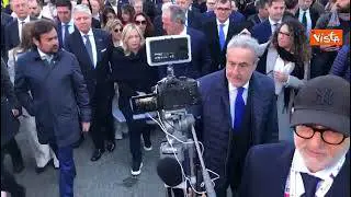 Meloni arriva al Vinitaly e viene accolta dal presidente del Veneto Zaia