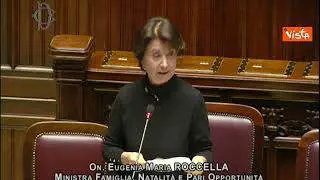 Coppie omogenitoriali, Roccella: "Da Governo richiamo a sindaci rispetto legge"