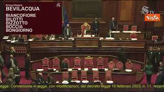 Applauso per Berlusconi in Aula Senato quando viene chiamato il suo nome per la Fiducia