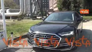 Berlusconi ricoverato, l'uscita dal San Raffaele dei figli e del fratello