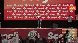 Schlein fa il verso a Giorgia Meloni: "Sono una donna, amo un'altra donna e non sono una madre"