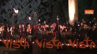 Via Crucis, la benedizione del Cardinale Angelo De Donatis