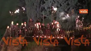 Via Crucis, l'arrivo della Croce sul Colle Palatino