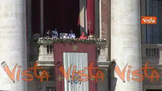 Papa Francesco: "Buona Pasqua a tutti, con la gioia nel cuore"