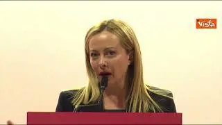 Meloni: "Al Salone del Mobile non potevo mancare, filiera strategica su cui Governo lavora"