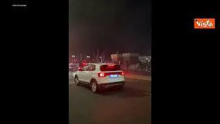 Napoli-Milan, cori e fuochi d'artificio vicino all'hotel dei rossoneri