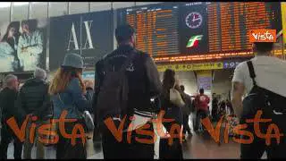 Deragliamento treno merci a Firenze, ritardi di ore e cancellazioni a Roma Termini. Le immagini