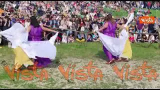 La danza delle vestali al Circo Massimo per la celebrazione del Natale di Roma