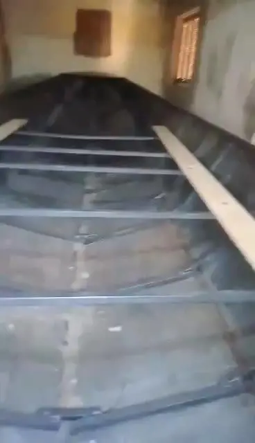 Barchino usato dai subsahariani nelle rotte per l'Italia