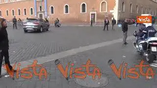 25 aprile, l’arrivo di Mattarella al Vittoriano accolto da un applauso