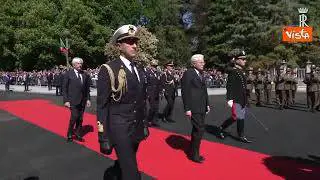 25 Aprile, Mattarella a Cuneo depone una corona d'alloro al Monumento alla Resistenza