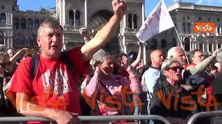Bella ciao chiude la manifestazione del 25 aprile a Milano