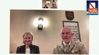 De Luca (in inglese) si complimenta con John Malcovich