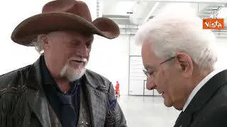 Mattarella visita lo stabilimento Walvoil S.p.A e riceve in dono aceto balsamico di 70 anni