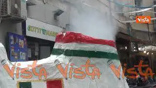 Ecco il "Vesuvio" con lo scudetto ai Quartieri Spagnoli a Napoli