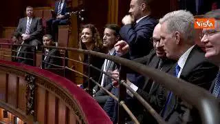 Applausi Aula Montecitorio per speaker Camera Usa McCarthy, in tribuna