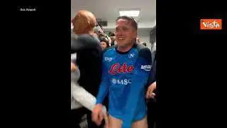 Scudetto Napoli, la festa dei giocatori nello spogliatoio: "I campioni dell'Italia siamo noi"