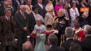 Ecco le corone di Re Carlo III e della Regina Camilla