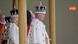 Incoronazione Carlo e Camilla, la guardia reale grida tre "Urrà!"
