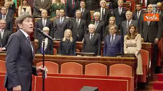 Morandi canta l'inno di Mameli al Senato alla presenza di Mattarella, Meloni e La Russa