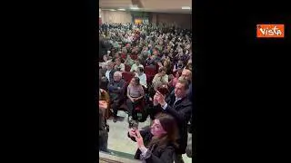 Elly Schlein a Scafati accolta dagli applausi di 700 persone