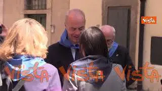 Elly Schlein indossa il fazzoletto dei Partigiani Cristiani alla commemorazione di Aldo Moro