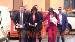Elly Schlein arriva all'incontro con il Governo: "Ascoltiamo e portiamo le nostre proposte"