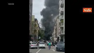 Esplosione in centro a Milano, in fiamme diverse auto in zona Porta Romana